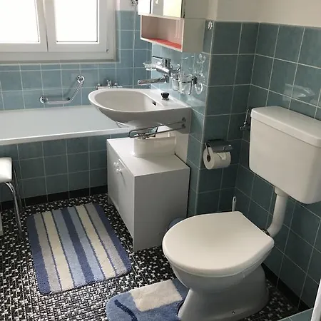 Haus Calanda Apartamento